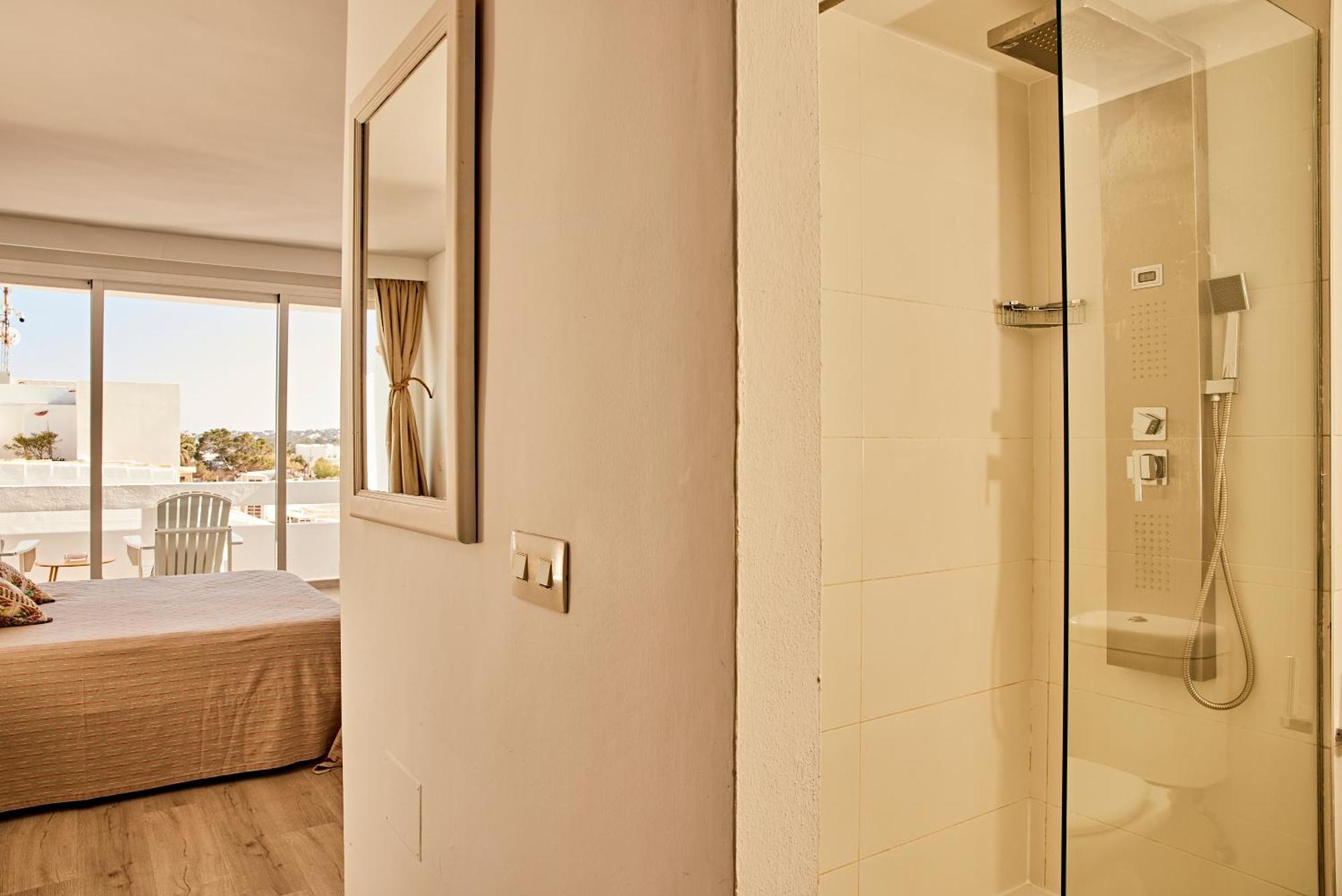 Formentera White Estudios *