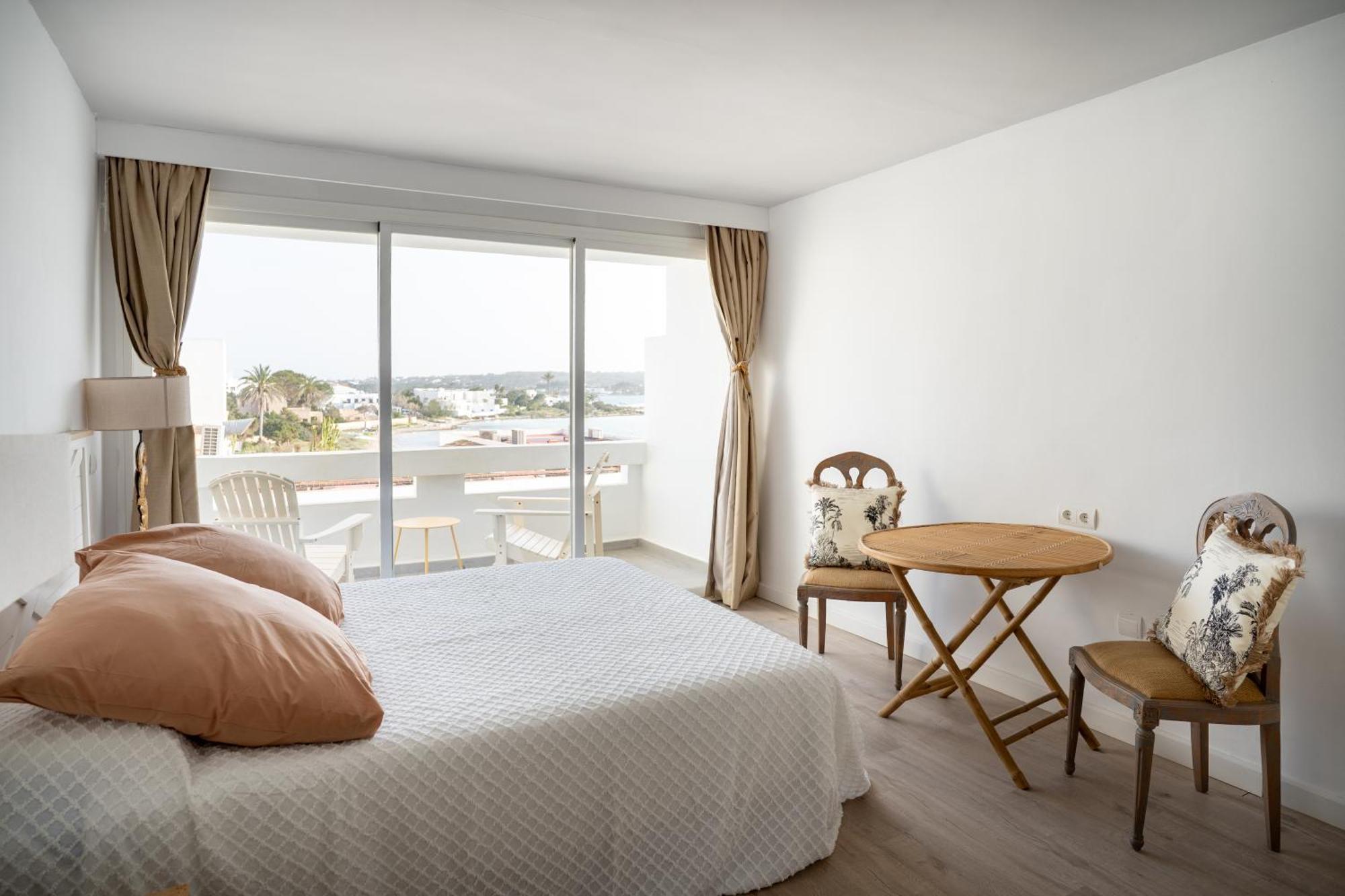 Formentera White Estudios * La Savina (Formentera)